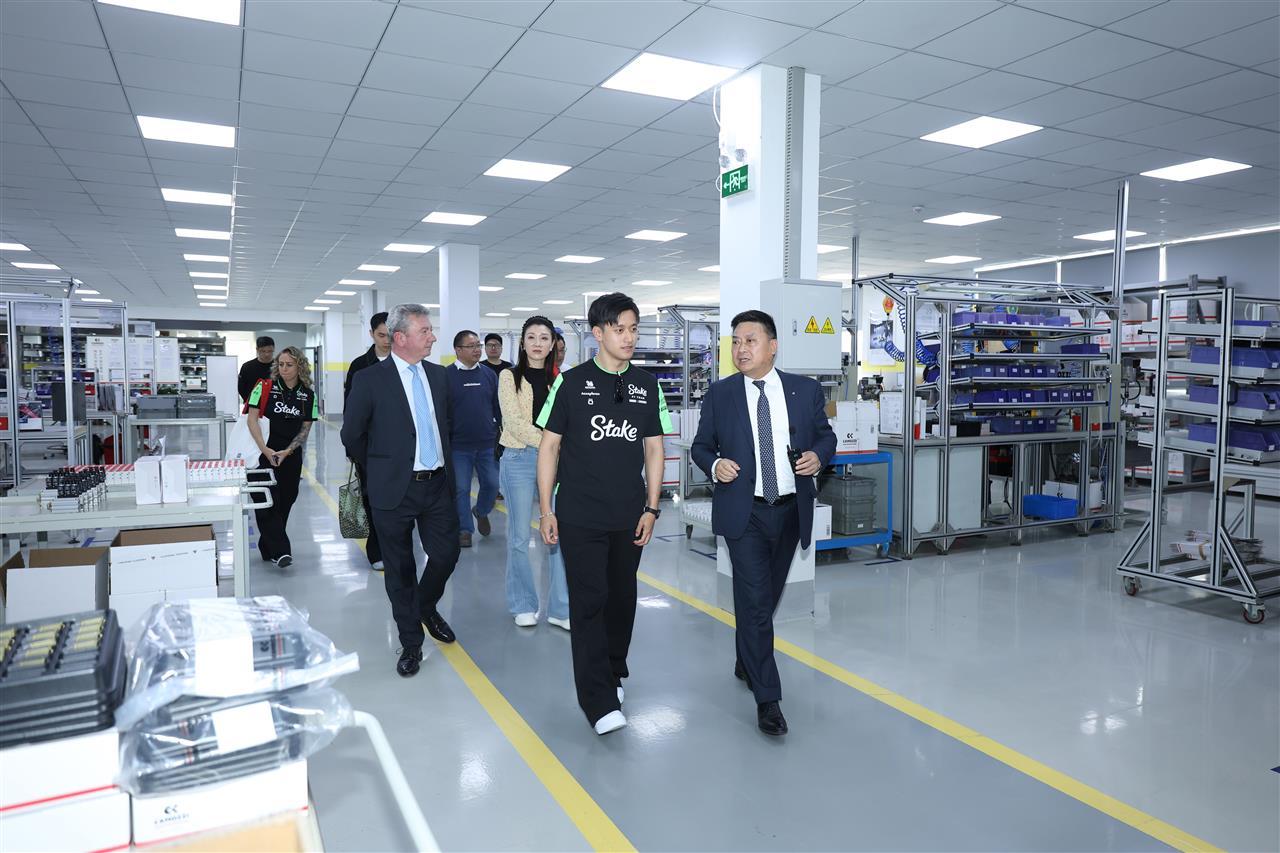 Zhou Guanyu visits the Shanghai plant Shanghai plant tour with Zhou Guanyu